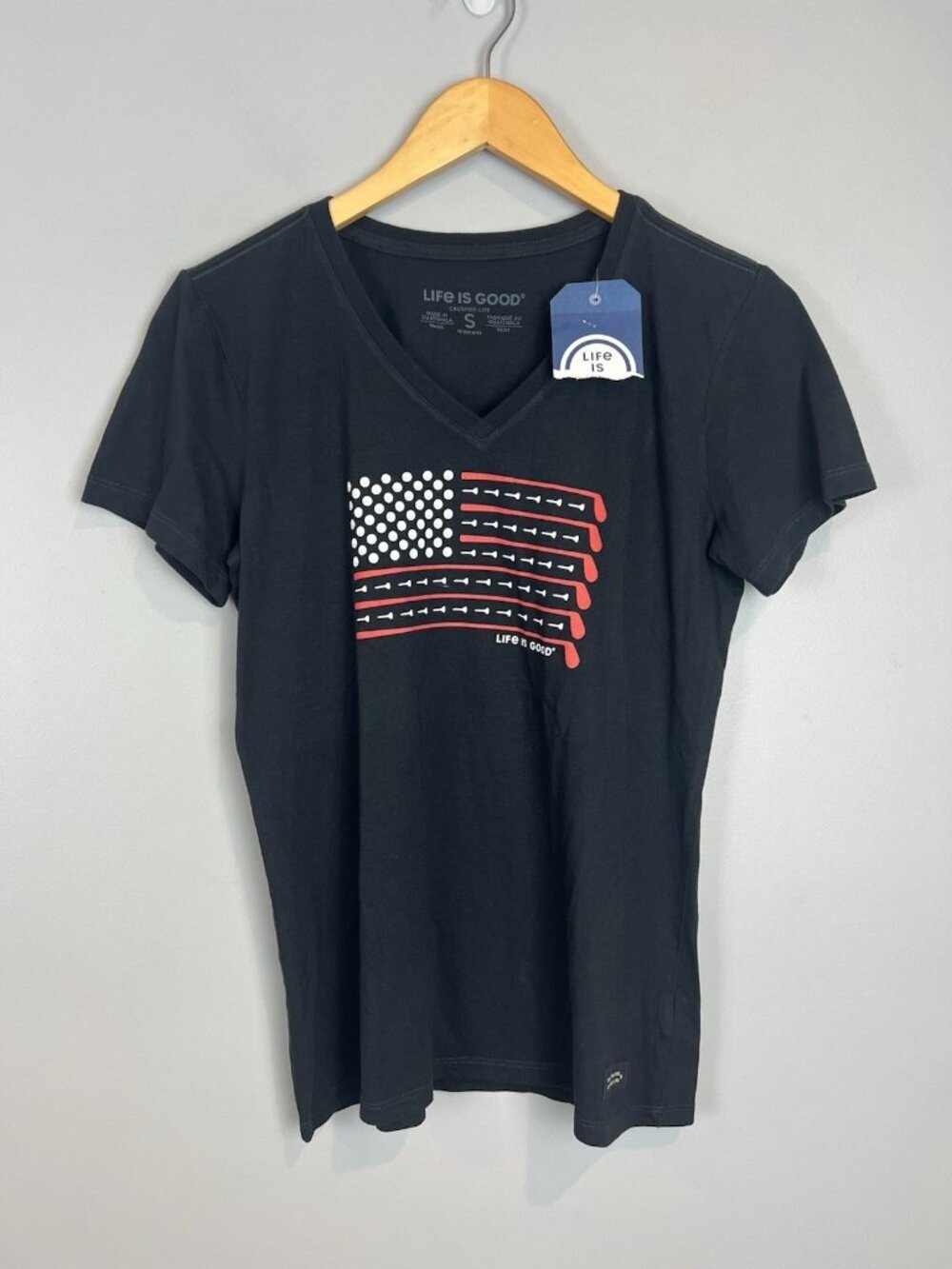 Life Is Good Women's Crusher Tee Sz Small Flag Golf Club Balls Black NWOT